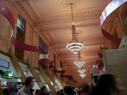 Shopping Hall in Grand Central Station<br>Location: <a href="https://www.google.com/maps/search/?api=1&query=40.75281,-73.97721" target="_new">Grand Central Station</a>